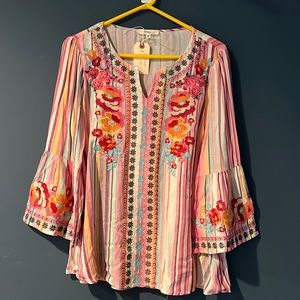 Very fun embroidered top! Brand new, never been work